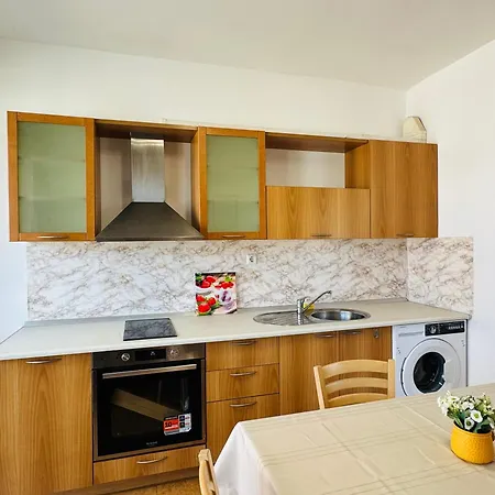 Sunny House 206 One Bedroom Apartment